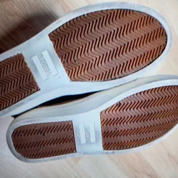 Toms Black Paxton Platform slip on shoes - Picture 3 of 5